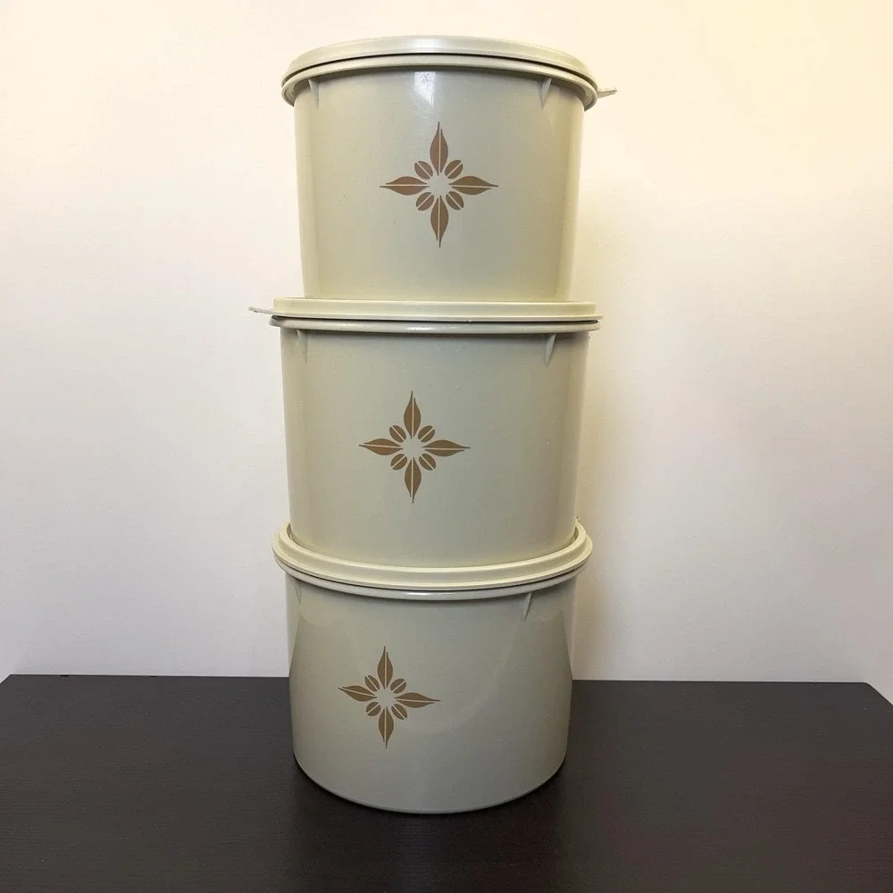 Vtg Tupperware Starburst Almond Canister Set of 3 & Lids #264-10 #265-15 #265-16